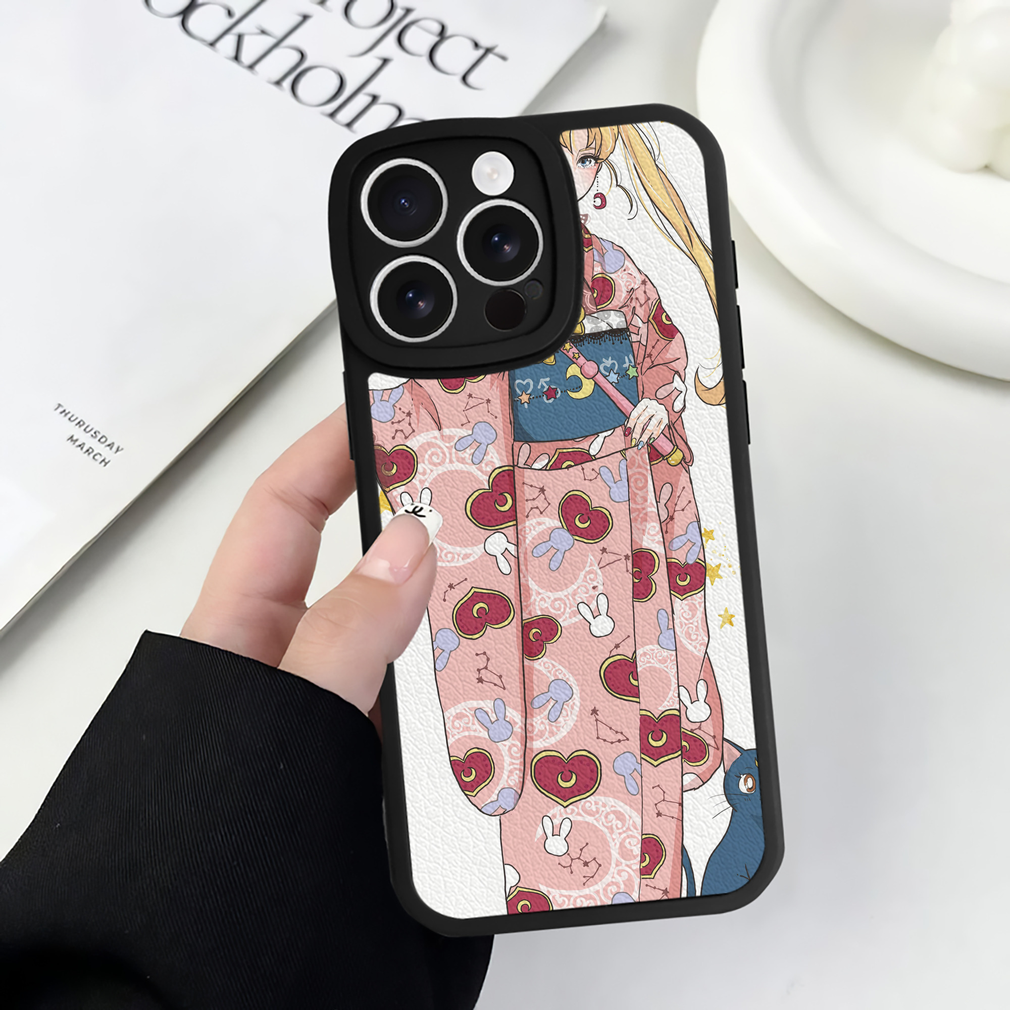 （画像用） 美少女戦士セーラームーン Sailor Moon 【iPhone 16シリーズ対応】シリコンスマホケース（レザー調） 材質：シリコン